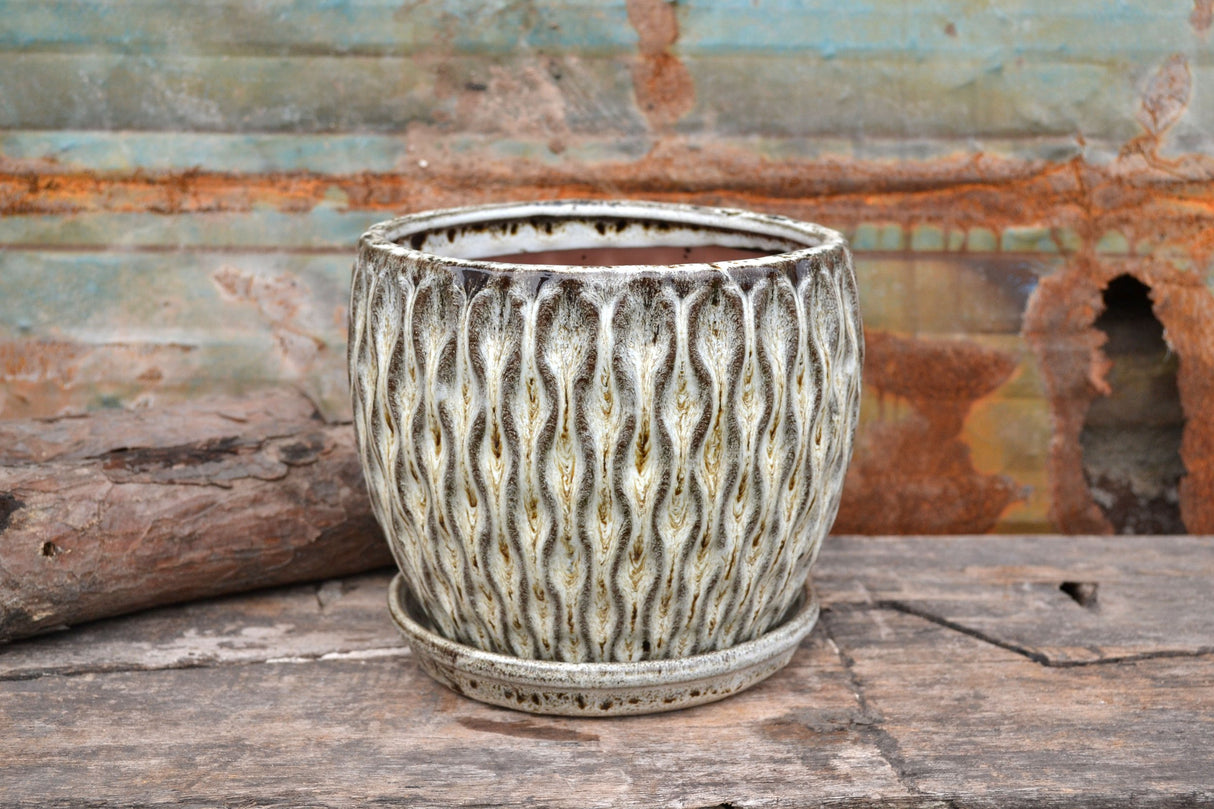 Maze Pot & Saucer 19cm x 17xm