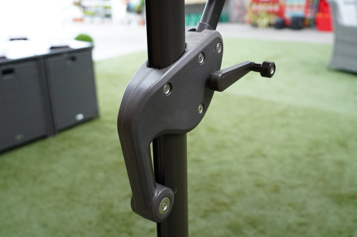 3m Deluxe Cantilever Parasol With Base in Red