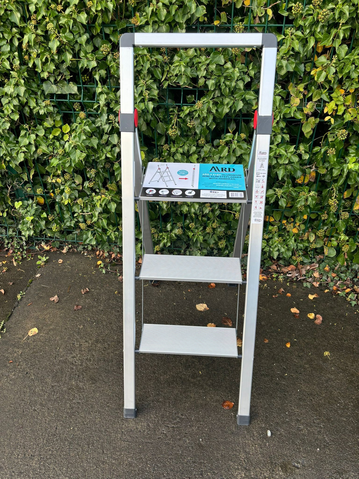 Ard 3 Step Aluminium Slim Step Ladder with Hand Rail