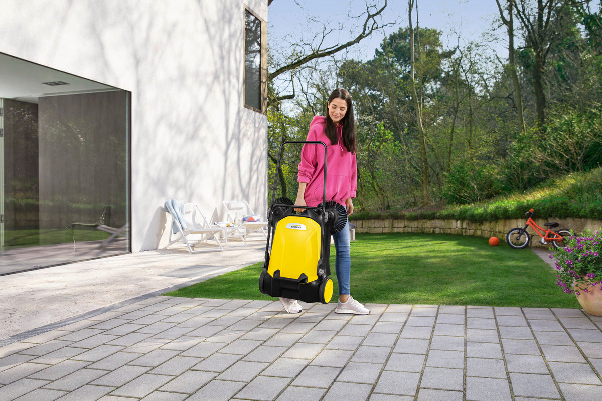 Kärcher S4 Twin Push Sweeper