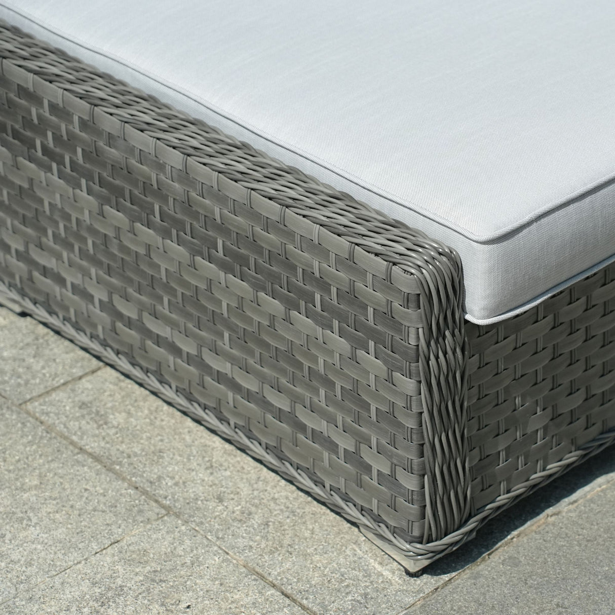 Premium Aluminium Sun Lounger With Coffee Table