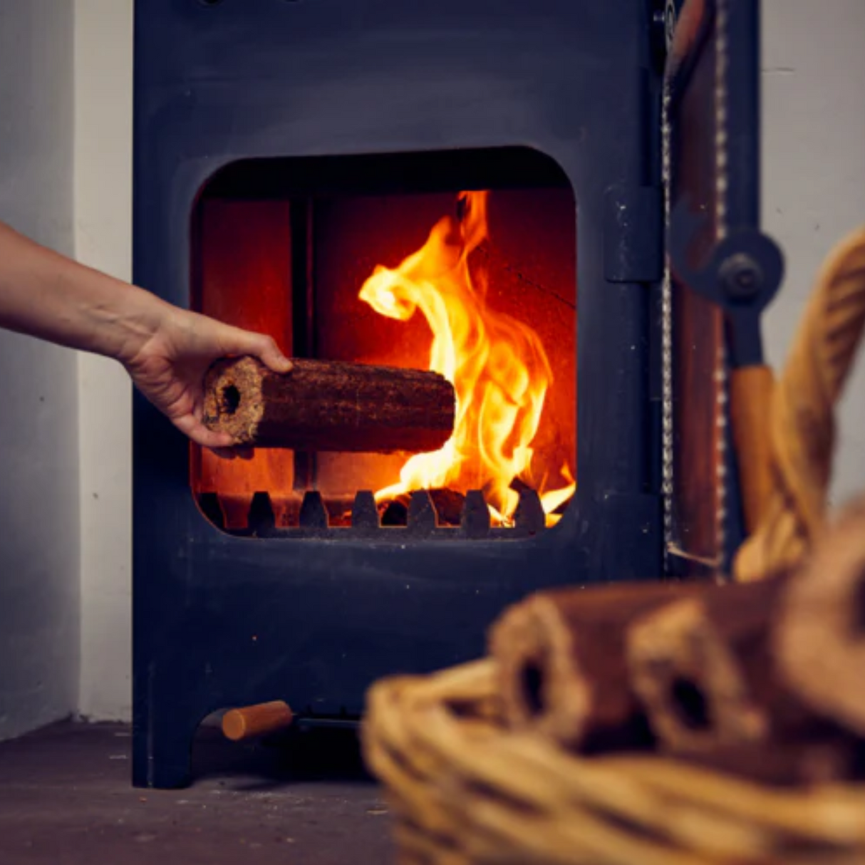 Lovely Logs Pini Kay Oak Hardwood Briquettes - 48 Packs - 480kg