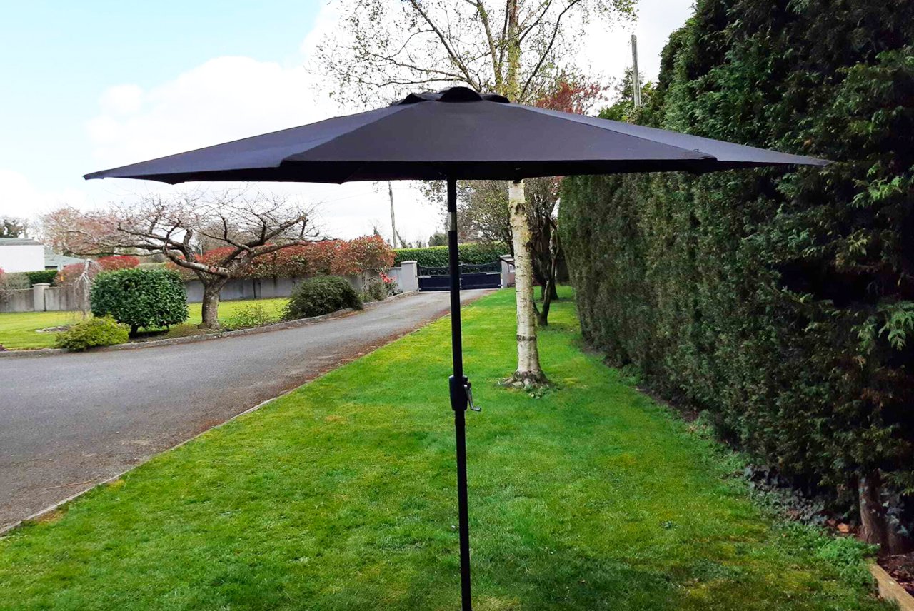 2.7m Aluminium Parasol with Tilt & Crank in Black