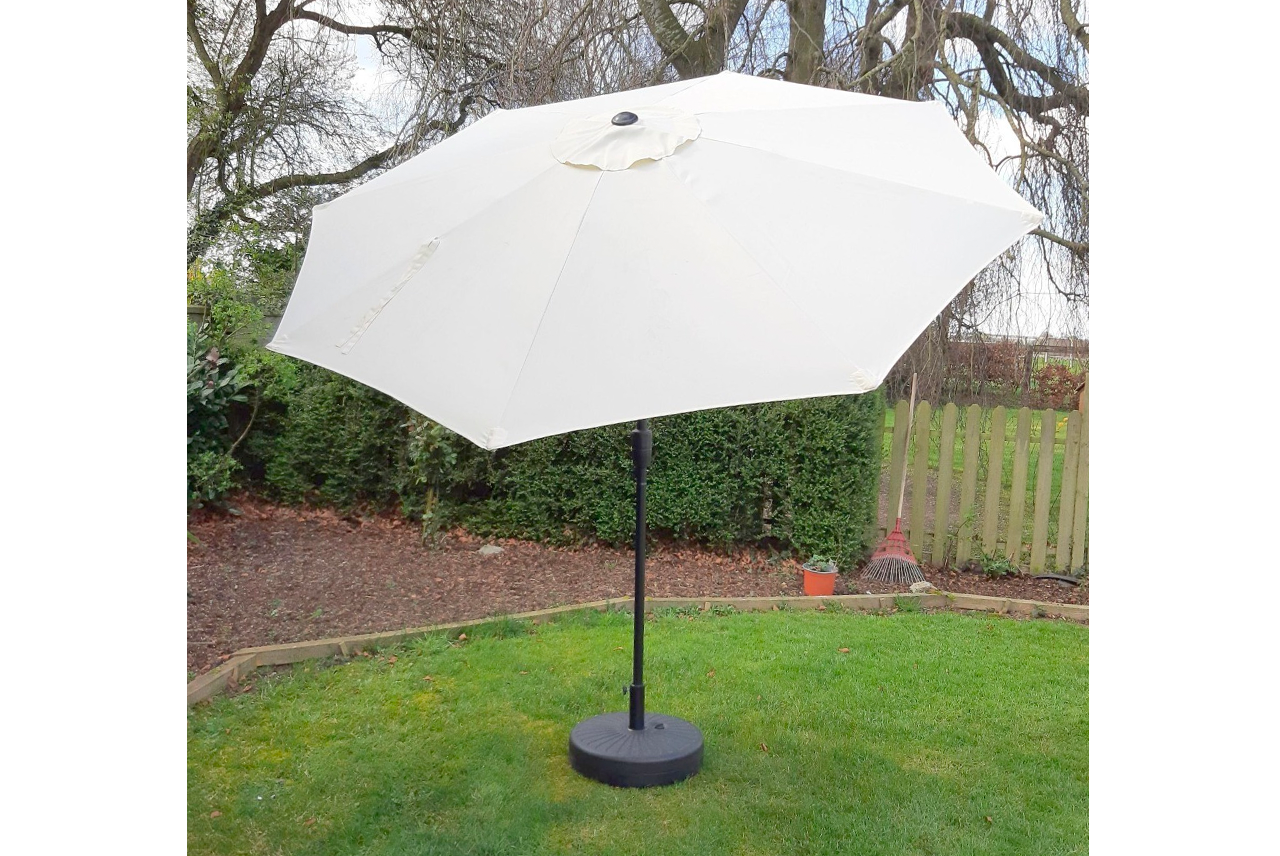 2.7m Aluminium Parasol With Tilt & Crank in Cream