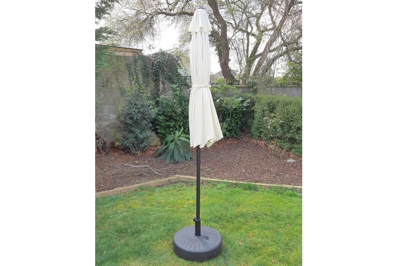 2.7m Aluminium Parasol With Tilt & Crank in Cream