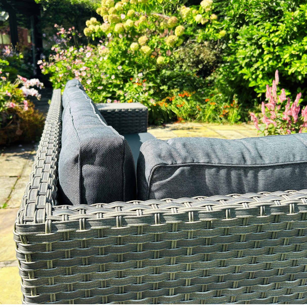 Charleston Deluxe Corner Sofa Set