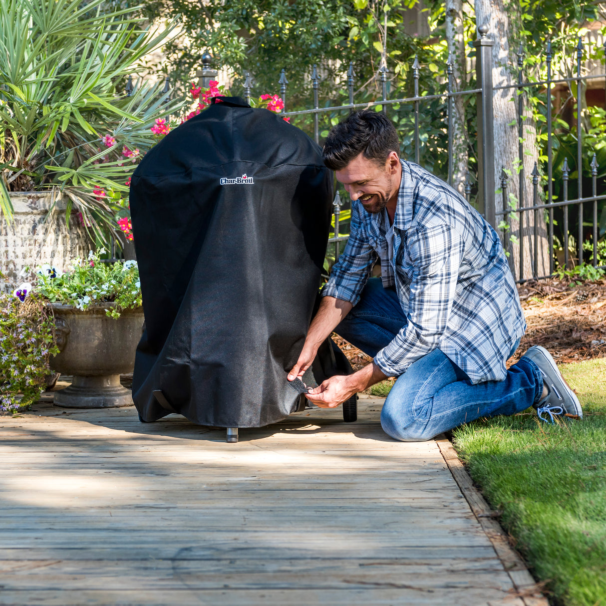Char-Broil Kettleman grill cover
