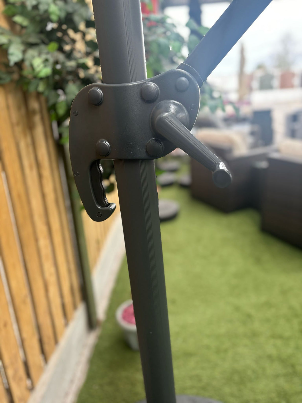 3m Deluxe Cantilever Parasol With Base in Grey