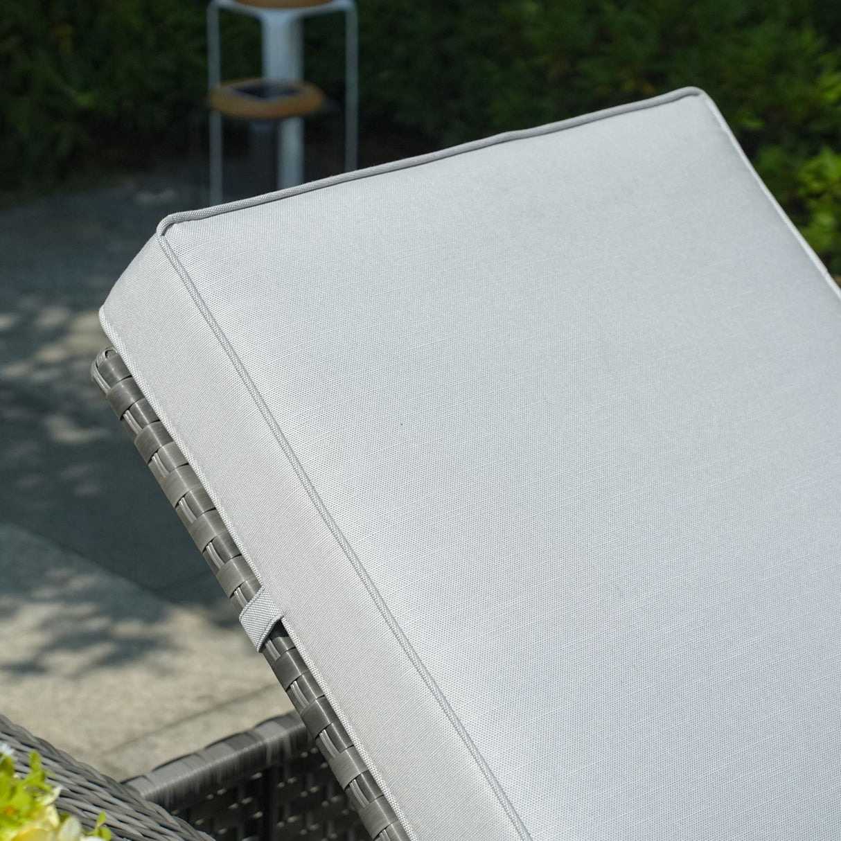 Premium Aluminium Sun Lounger With Coffee Table