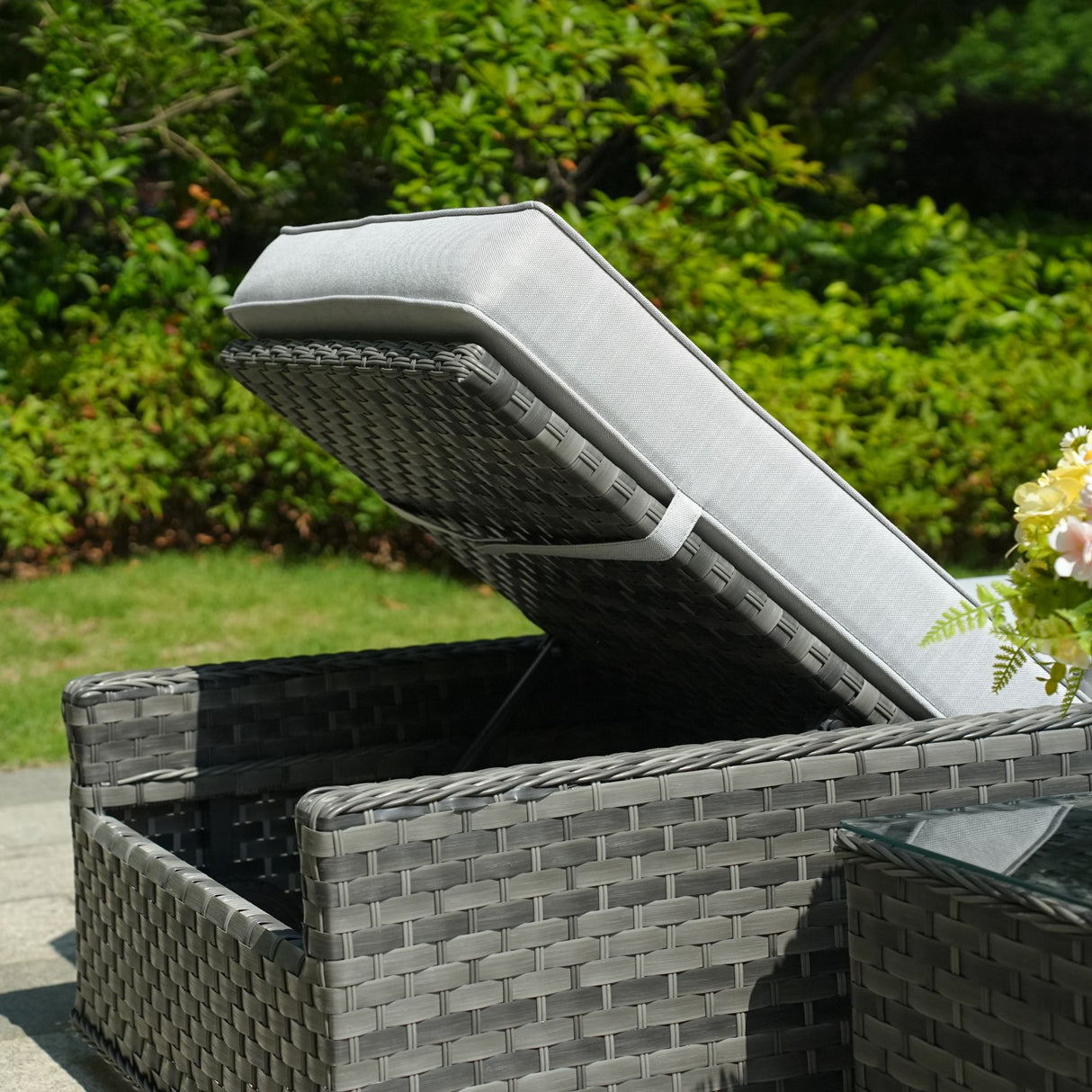Premium Aluminium Sun Lounger With Coffee Table